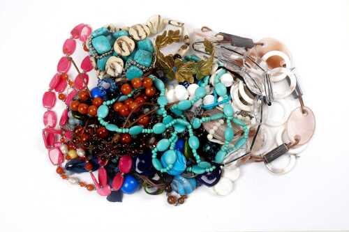 A collection of jewellery