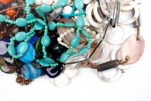 A collection of jewellery - 2