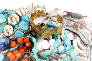A collection of jewellery - 3