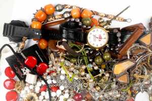 A collection of costume jewellery and watches - 5
