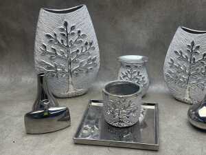 Modern decorative items in silver tones - 3