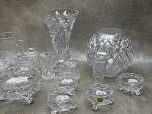 Group of crystal including vases - 3