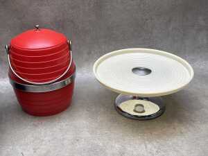 Mid-century entertainers serving ware, including bakelite - 3