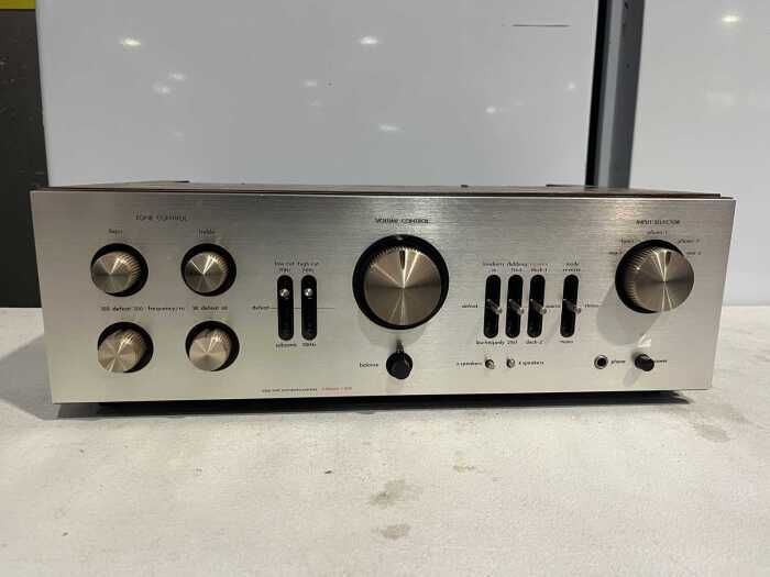 Luxman L-80V stereo integrated amplifier, c1977