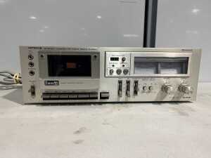 Hitachi D-850 three-head stereo cassette deck, silver face