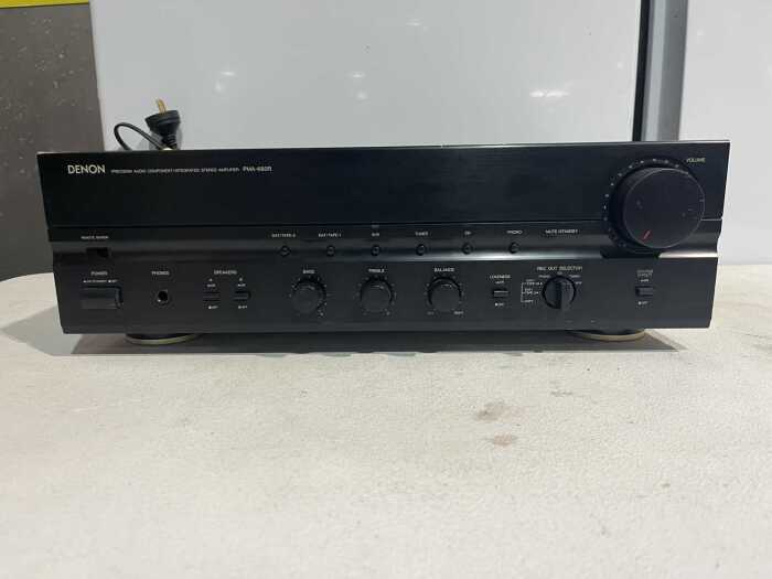 Denon PMA-680R precision audio integrated stereo amplifier