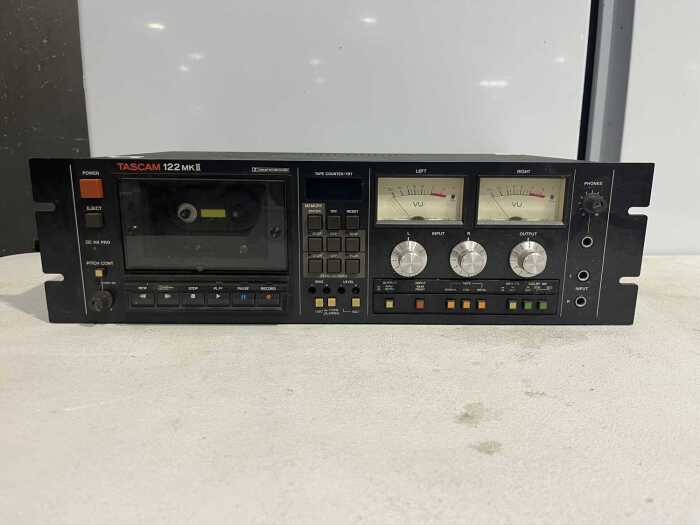 Tascam 122 MkII professional three-head rack-mount cassette deck