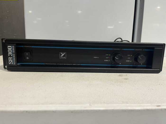 Yorkville SR300 professional studio reference power amplifier