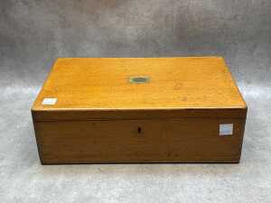 Retro timber cutlery canteen for 12 settings - 2