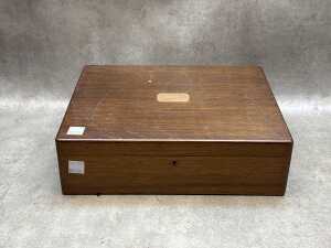 Harrison Bros. & Howson timber cutlery canteen for twelve settings - 2