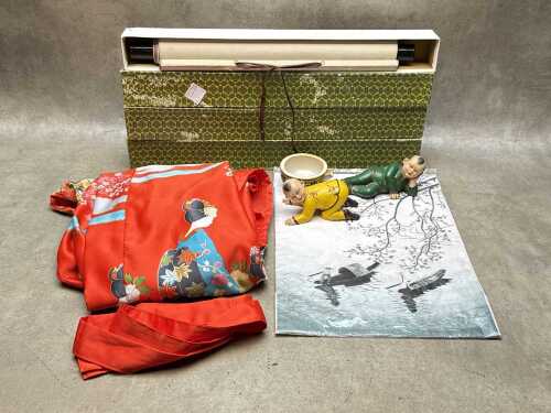Oriental decorative item, including scrolls