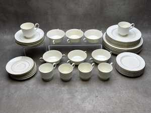 Mikasa 'Bridal Lace' porcelain dinner setting for eight