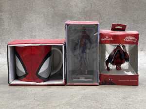 Collection of Marvel items, including Superman - 3