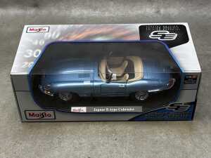 Four Maisto special edition 1:18 scale die-cast - 2
