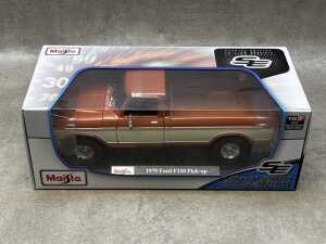 Four Maisto special edition 1:18 scale die-cast - 3