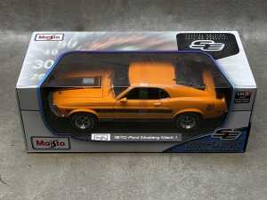 Four Maisto special edition 1:18 scale die-cast - 4
