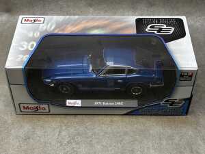 Four Maisto special edition 1:18 scale die-cast - 2