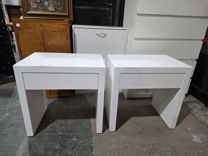 Pair of bedsides tables