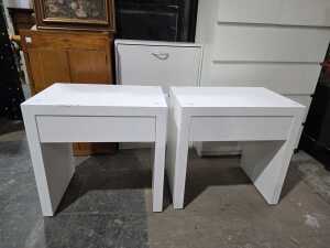 Pair of bedsides tables