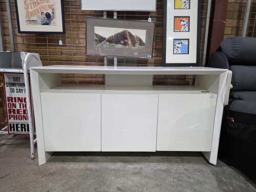 White three-door buffet