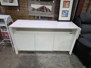 White three-door buffet - 2