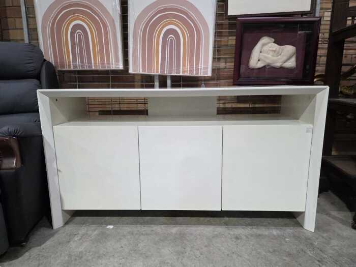 White three-door buffet