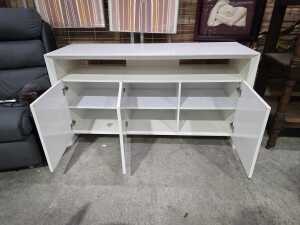 White three-door buffet - 3