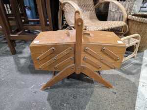 Timber sewing box - 2