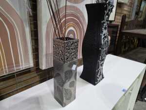 Two decorative floor vases with artificial arrangements - 4