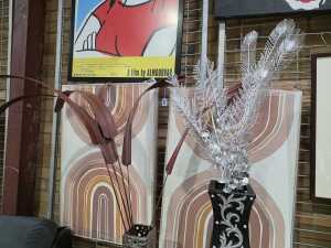 Two decorative floor vases with artificial arrangements - 5