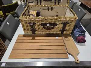 Wicker picnic time picnic set for four in basket hamper with leather straps - 5