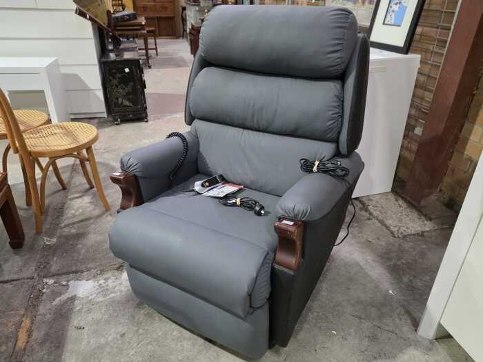 Oscar Furniture recliner lift chair