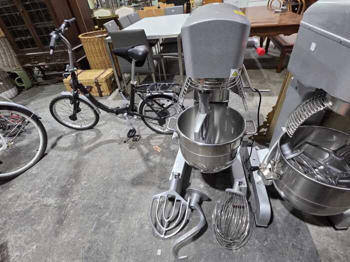 Apuro 20L heavy duty planetary mixer with bowl, paddle, hook and whisk