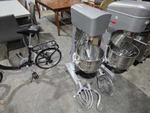 Apuro 20L heavy duty planetary mixer with bowl, paddle, hook and whisk - 2