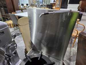 Stainless steel LPG wok burner / stockpot cooker with filler tap and splashback - 4