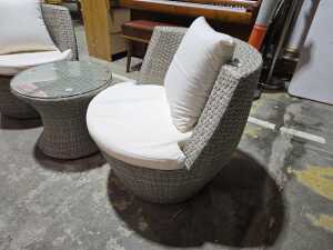 Three-piece outdoor setting - 2