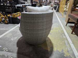 Three-piece outdoor setting - 5