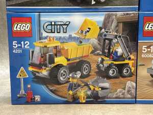 Three LEGO City sets - 4