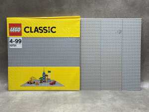 Three LEGO City sets and base plates - 4