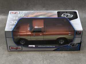 Four Maisto special edition 1:18 scale die-cast - 5