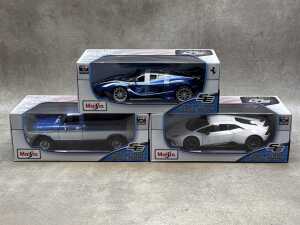 Three Maisto special edition 1:18 scale die-cast