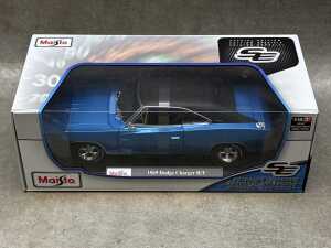 Four Maisto special edition 1:18 scale die-cast - 5