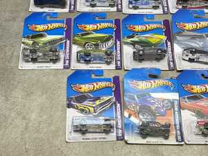 Hot Wheels HW Showroom die-cast collectible cars - 4