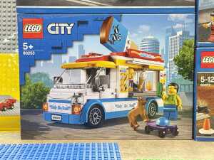 LEGO City playsets and base plates - 3