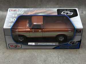 Four Maisto special edition 1:18 scale die-cast - 4