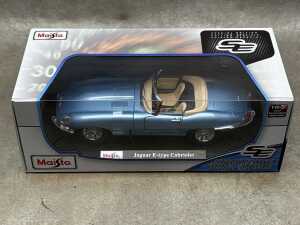 Four Maisto special edition 1:18 scale die-cast - 5