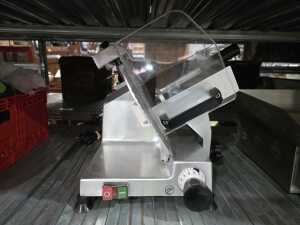 Apuro CD278-A-03 commercial electric meat slicer - 4