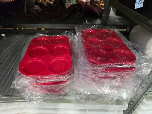 BRAND NEW 30 silicone baking moulds, 90mm six-hole trays