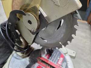 Ryobi 210mm compound mitre saw - 5