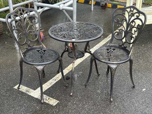 Three-piece cast aluminium garden bistro setting